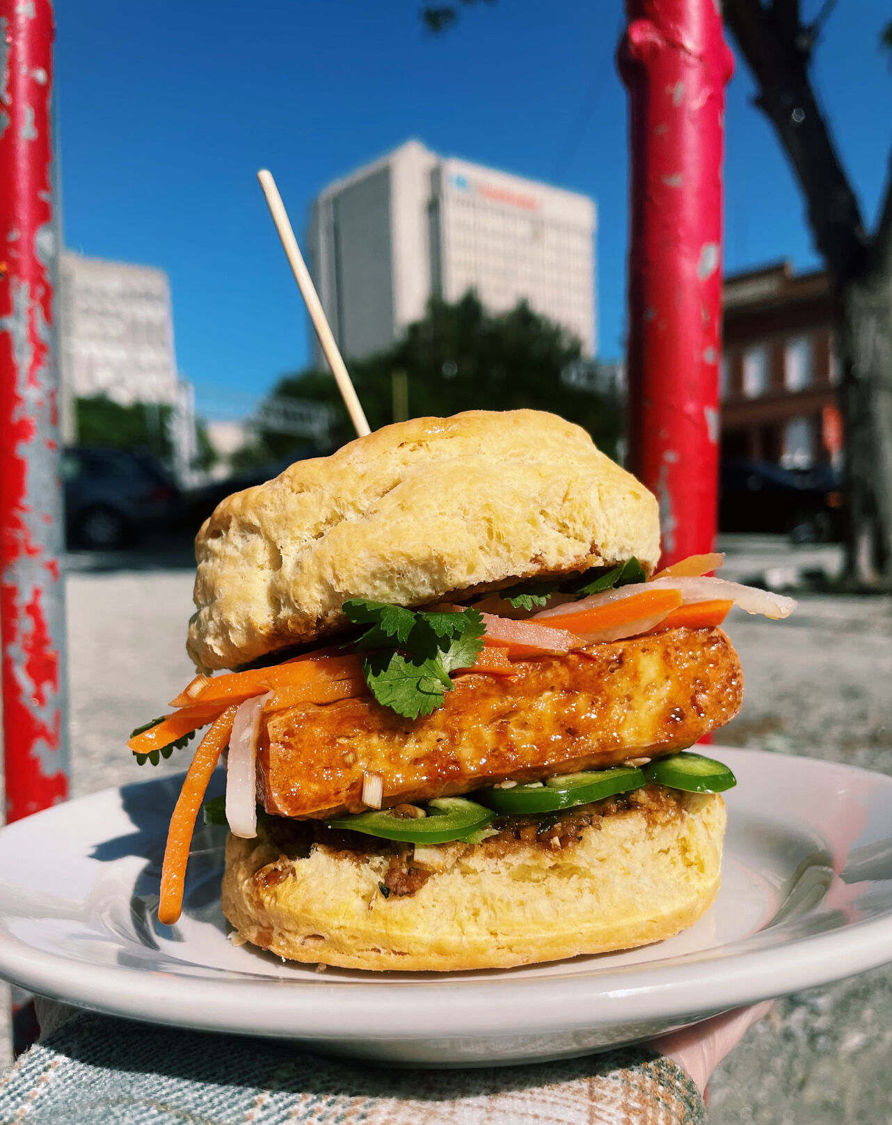 CHOW-tofu bánh mi.jpg
